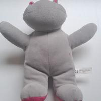 Ippopotamo grigio con dettagli rosa e cuore .❤️
