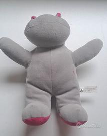 Ippopotamo grigio con dettagli rosa e cuore .❤️