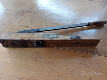 Antica tappatrice per bottiglie