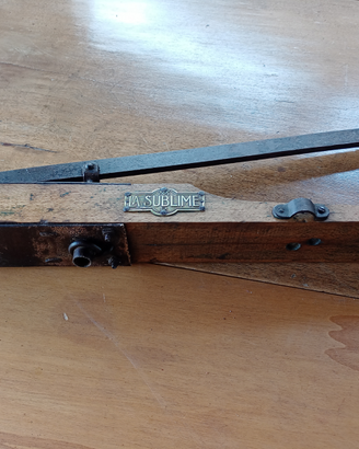 Antica tappatrice per bottiglie