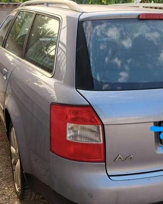 Audi A4 stantio wagon 1.9 TDI 130 cv del 2004