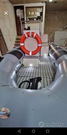gommone nautico con motore 