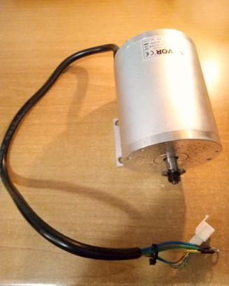Motore elettrico, centralina, pedale, 48V 1800W.