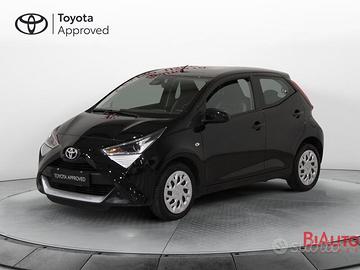 Toyota Aygo 5p 1.0 x-play 72cv