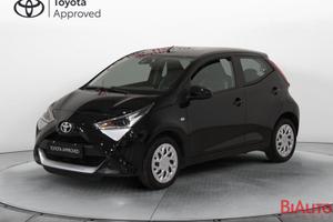 Toyota Aygo 5p 1.0 x-play 72cv