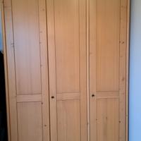 Armadio in legno massello chiaro Scandola