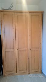 Armadio in legno massello chiaro Scandola