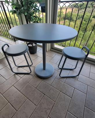 Tavolino + 2 sedie hiro design