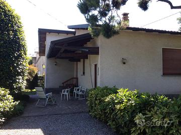 Villetta singola indipendente con giardino e box