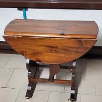 Tavolo pieghevole in legno massello 