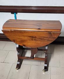 Tavolo pieghevole in legno massello 