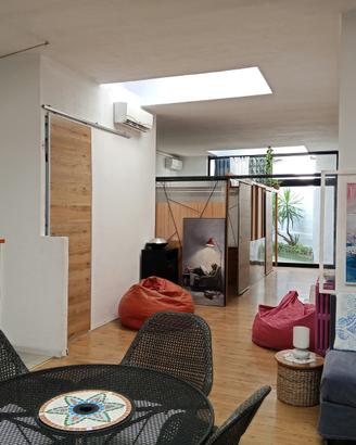 Spazioso loft con giardinetto privato