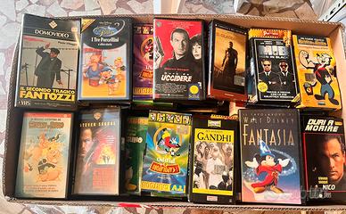 Scatolone di videocassette varie