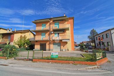 4 LOCALI A CASTELFIDARDO