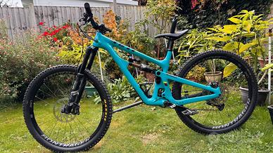 Yeti SB150 TURQ Carbon – enduro top di gamma