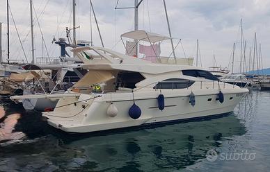 FERRETTI  53  Fly