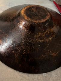 Centrotavola decorativo marrone con effetto oro