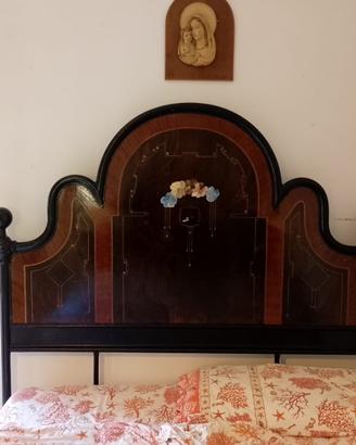 Letto matrimoniale antico