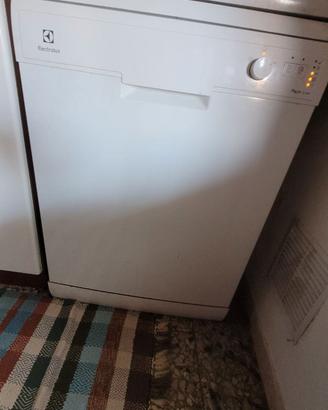 Lavastoviglie Electrolux