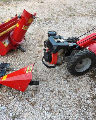 Motozappa Carraro con 3 attrezzi trattabili