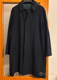 Cappotto nero di Harvey & Crombie.