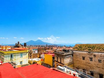 2 LOCALI A NAPOLI