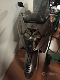 Honda silver Wing 600
