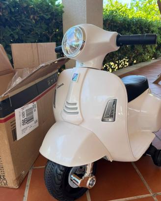 Vespa giocattolo per bambini,nuova