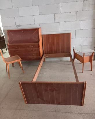 Cameretta con scrivania