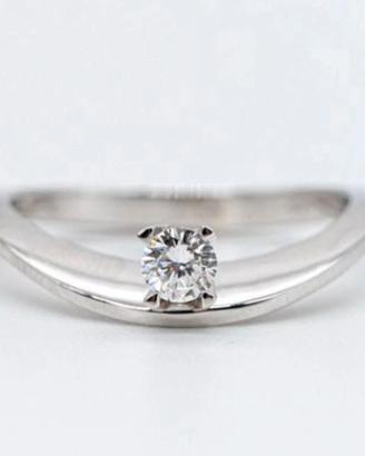 Anello solitario oro bianco 18kt con diamante 0,15