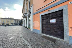 NEGOZIO A ABBIATEGRASSO