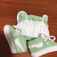 Cappellino e scarpette bimbi