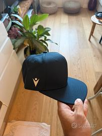 Cappello con visiera macron mai usato