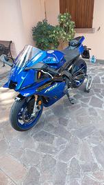 YAMAHA R9