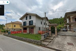 Locale commerciale fronte strada a Bisenti (TE)
