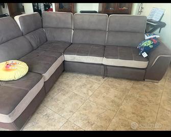 Divano angolare con penisola estraibile