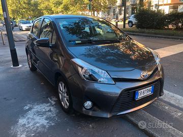 Toyota Yaris 1.5 Hybrid 5 porte Lounge