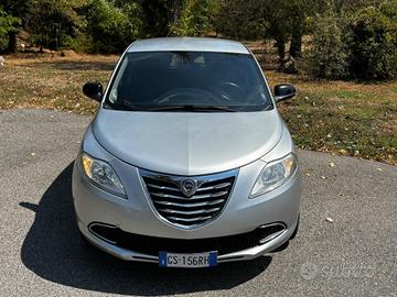 Lancia Ypsilon 1.2 69 CV 5 porte S&S Platinum