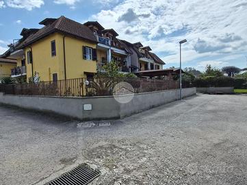 3 LOCALI A GIUGLIANO IN CAMPANIA