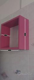 Bagno sospeso color ciclamino