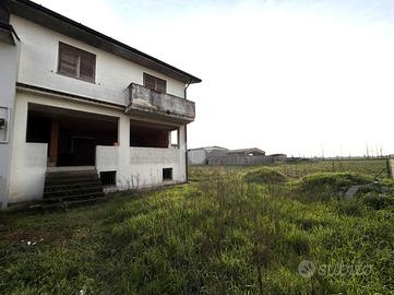 VILLA A SCHIERA D'ANGOLO A CUMIGNANO SUL NAVIGLIO