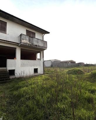 VILLA A SCHIERA D'ANGOLO A CUMIGNANO SUL NAVIGLIO