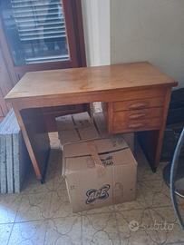 piccola scrivania originale anni 60