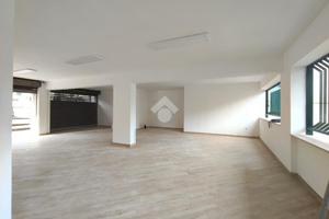 NEGOZIO A SANT'ANASTASIA