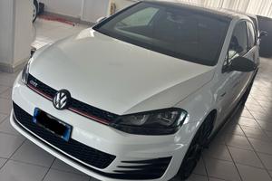 Volkswagen Golf GTI Business Performance 2.0 TSI D