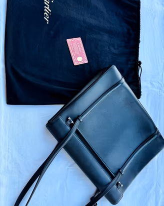 Borsa nera elegante Cartier