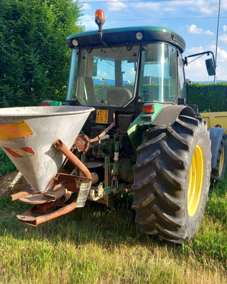 Trattore john deere 5515 con accessori