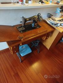Macchina per cucire antica