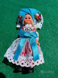 bambola souvenir vintage