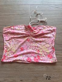 Top Crop Floral a Fascia con Laccetti Halter